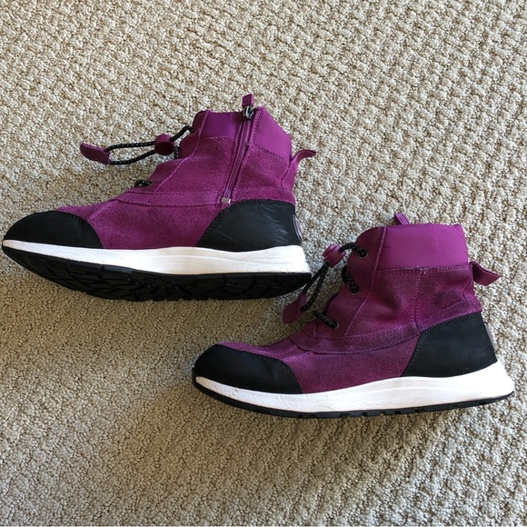 Girls Sz 4 (Women’s Sz 5.5) UGG Turlock Waterproof Snow Boot - Picture 11 of 12